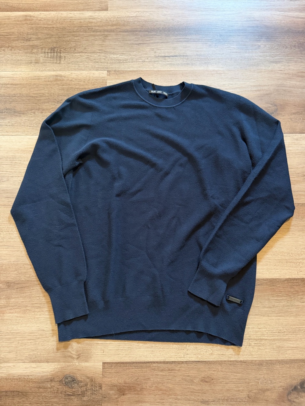 Sun Day Red 3D Knit Perfromance Crew Sweater Men's Large Black EcoVero Stretch